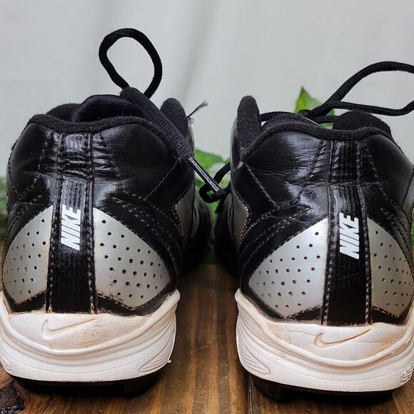 Nike Black and White Cleats. Size 6Y. - Picture 4 of 7